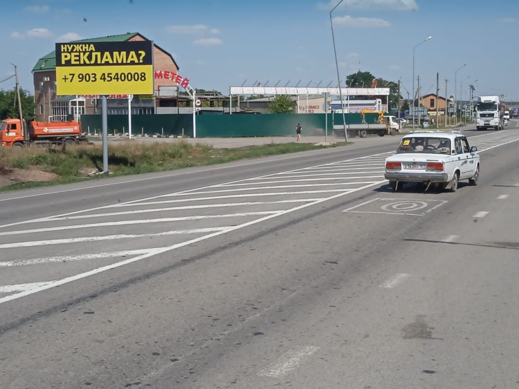 Ростовская область на федеральной дороге М21 г. Волгоград - г. Каменск - Шахтинск - гр. Украины (221км. право в районе Автокемпинга) Ростовская область на федеральной дороге М21 г. Волгоград - г. Каменск - Шахтинск - гр. Украины (221км. право в районе Автокемпинга)