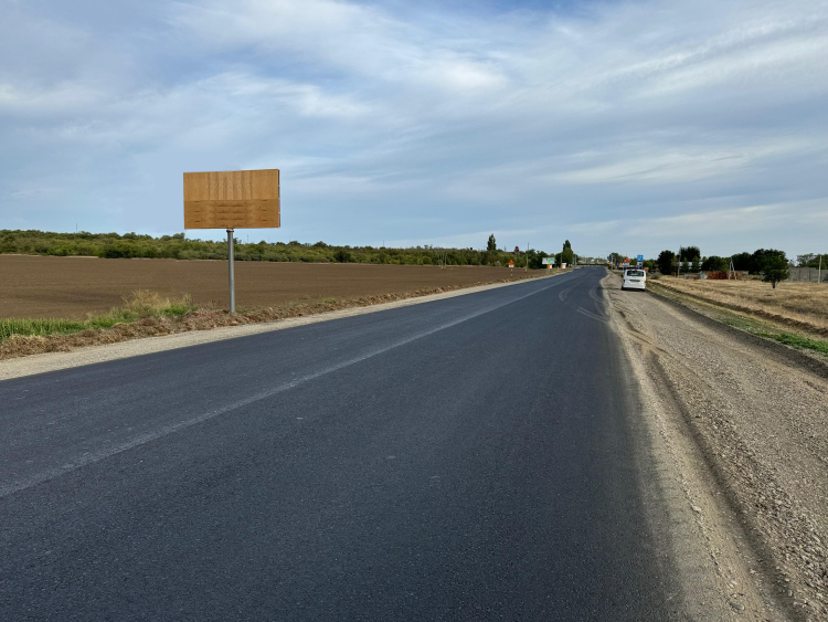 АД Ростов-на-Дону от АД М-4 «Дон» - Ставрополь 272км. + 900м. (справа) АД Ростов-на-Дону от АД М-4 «Дон» - Ставрополь 272км. + 900м. (справа)